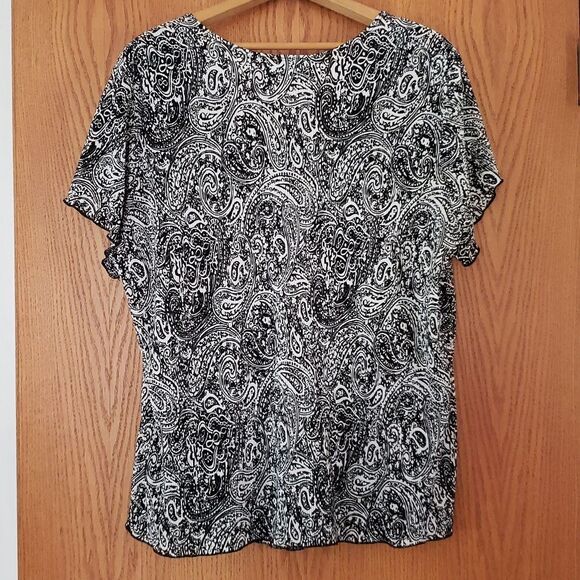 Very Nice Studio 1940 Flowy Paisley Top w/ Black Front Underlay Sz 2X - Picture 2 of 5